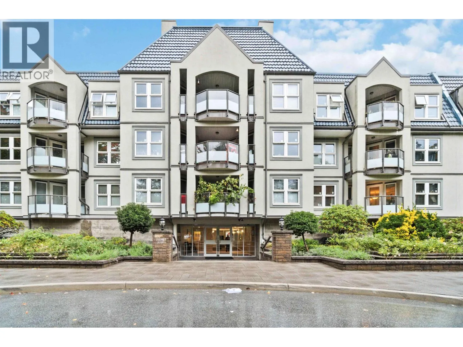 Apartment for rent: 107 99 Begin Street, Coquitlam, British Columbia V3K 6R5