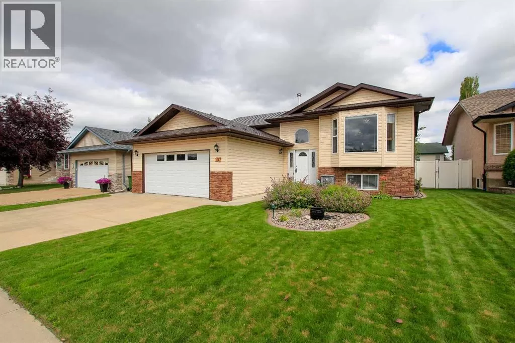 House for rent: 107 Ackerman Crescent, Red Deer, Alberta T4R 3B3