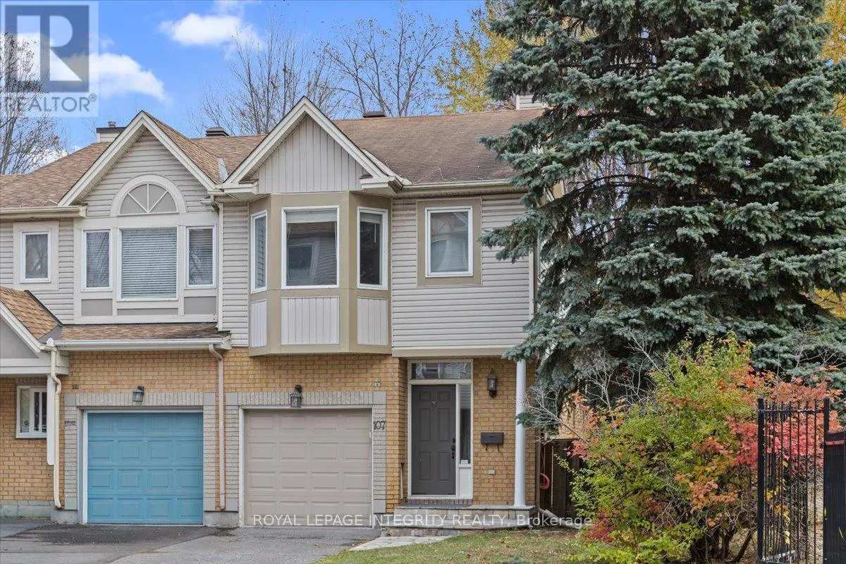 Row / Townhouse for rent: 107 Corsica Private, Ottawa, Ontario K1G 5Y1