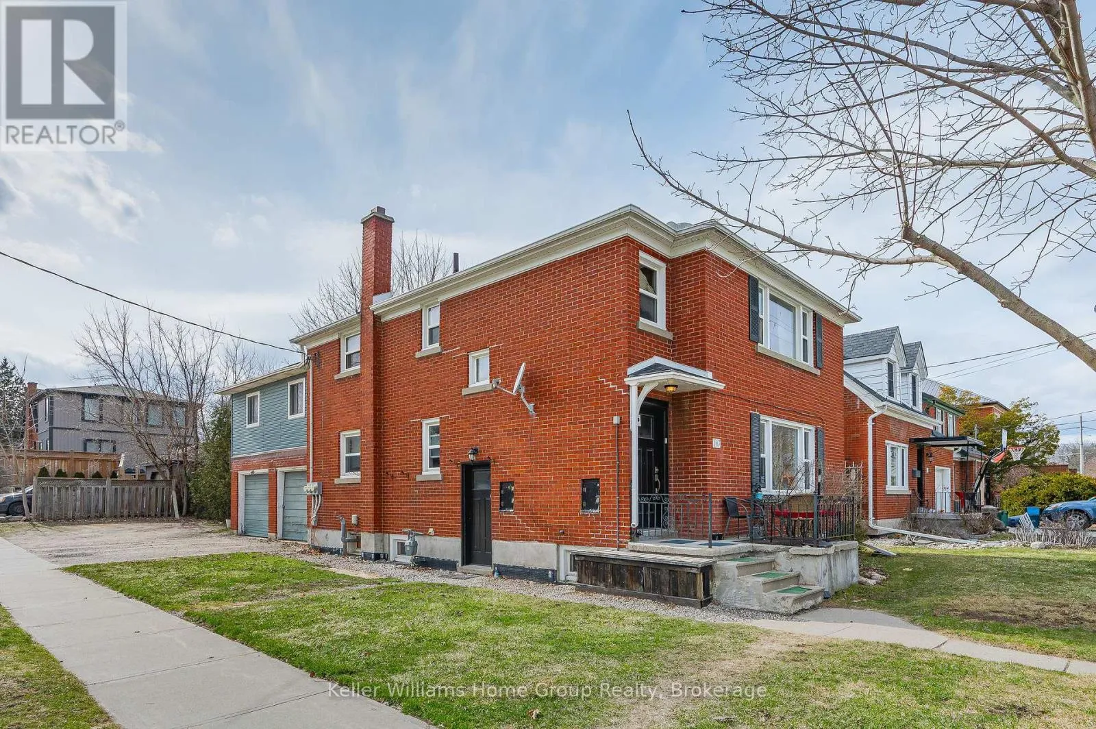 Fourplex for rent: 107 East Avenue, Kitchener, Ontario N2H 1Y6