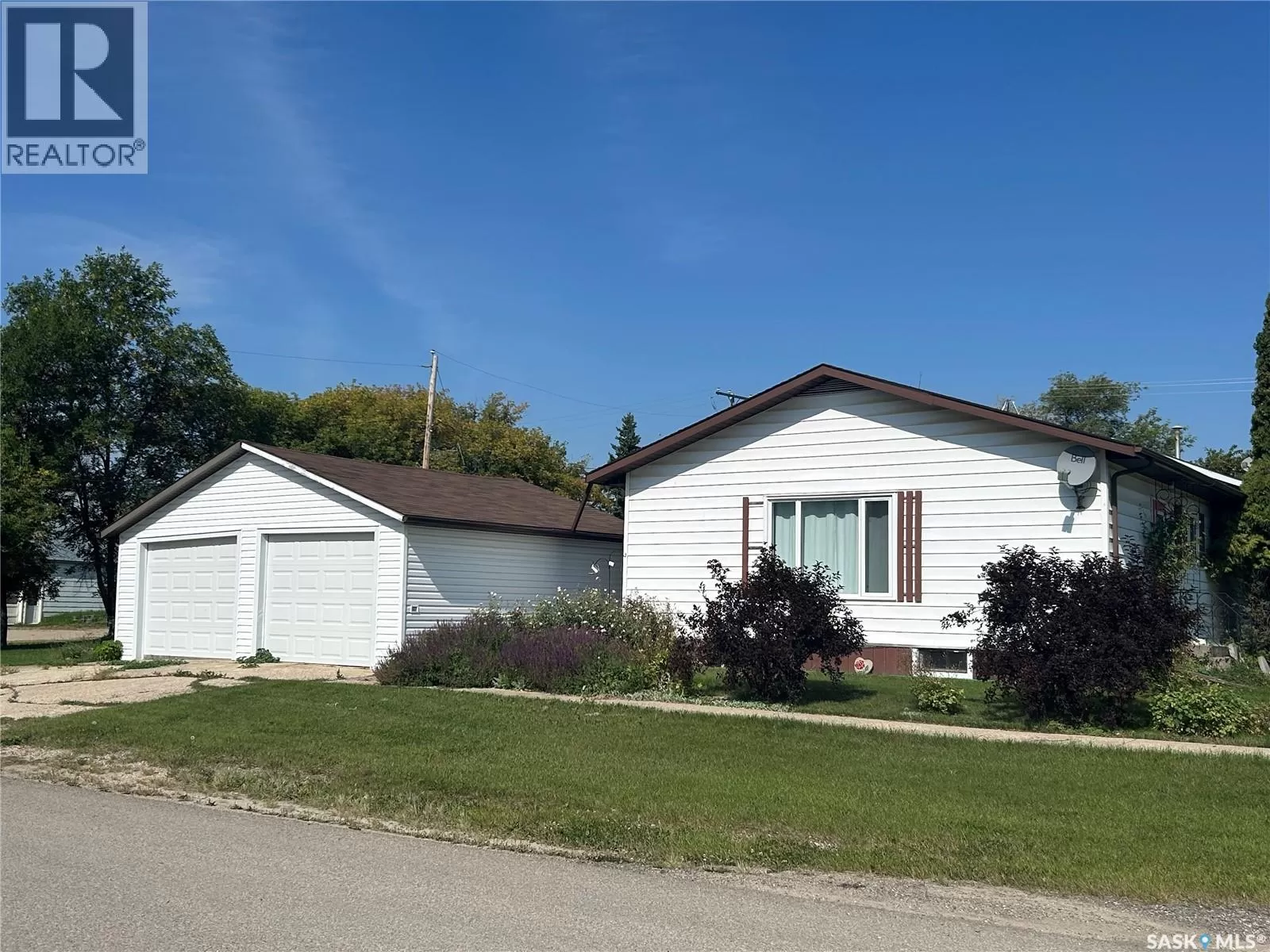 House for rent: 107 Railway Avenue S, Middle Lake, Saskatchewan S0K 2X0