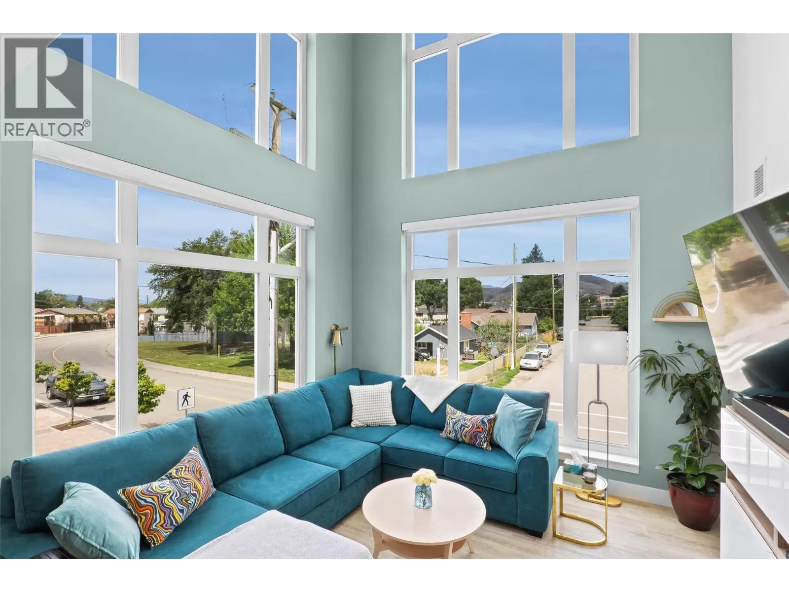 Apartment for rent: 107 Yew Street Unit# 201, Kamloops, British Columbia V2B 3H5