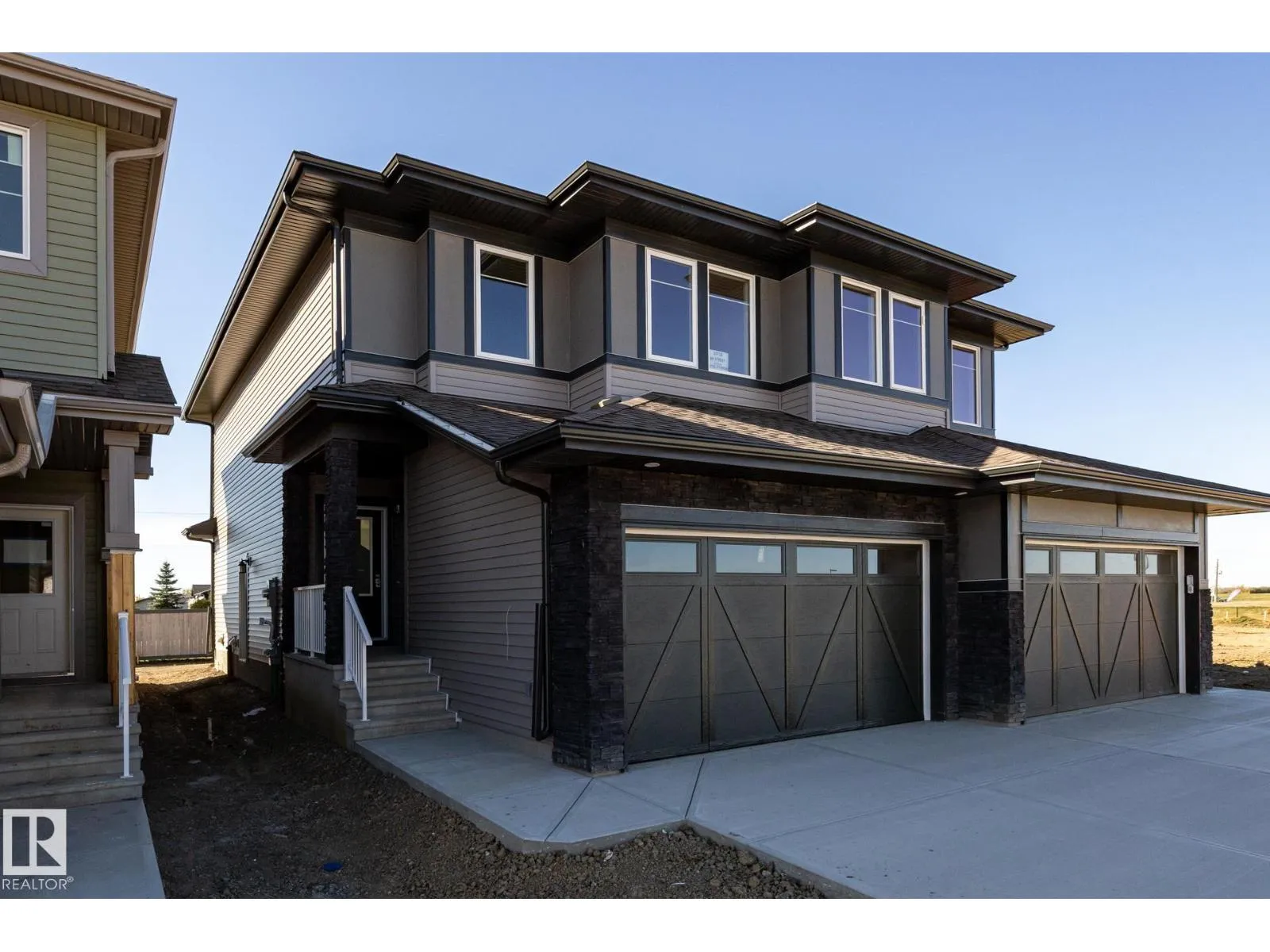 Duplex for rent: 10718 99 St, Morinville, Alberta T8R 2R8