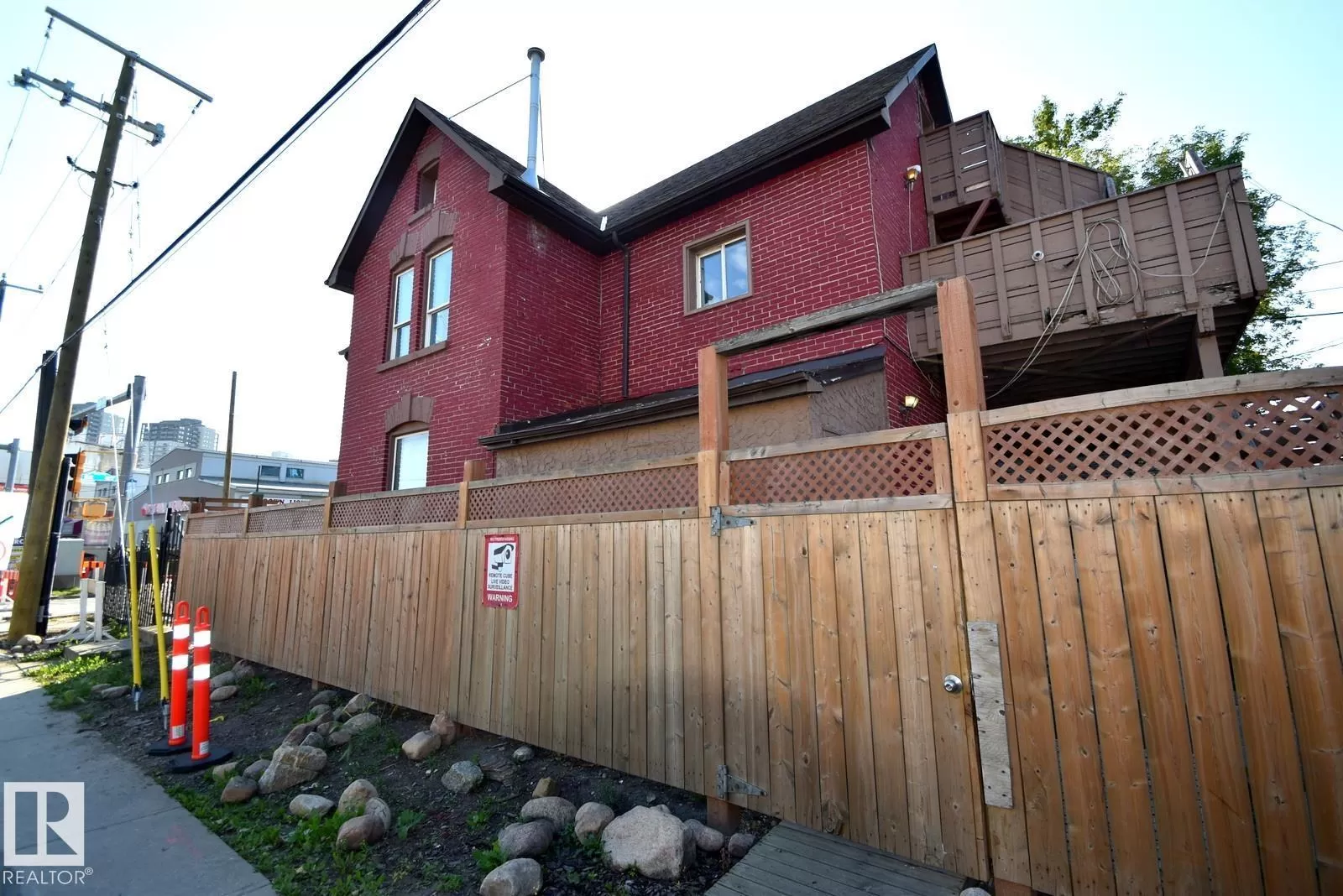 House for rent: 10734 92 St Nw, Edmonton, Alberta T5H 1V4