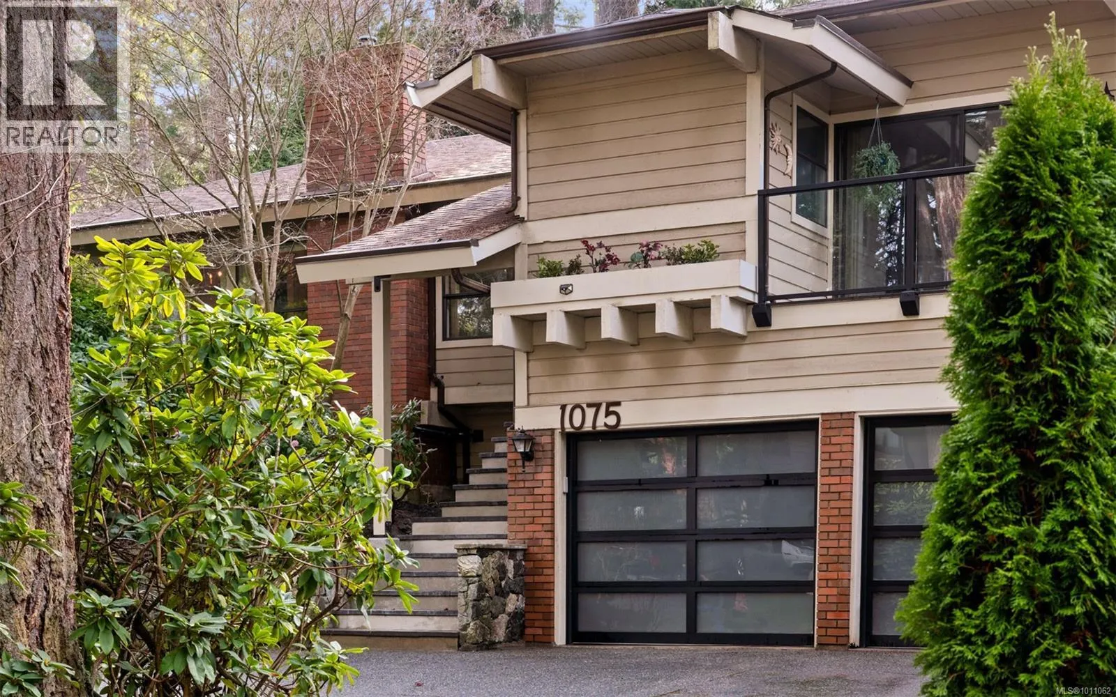 House for rent: 1075 Quailwood Pl, Saanich, British Columbia V8X 4P7