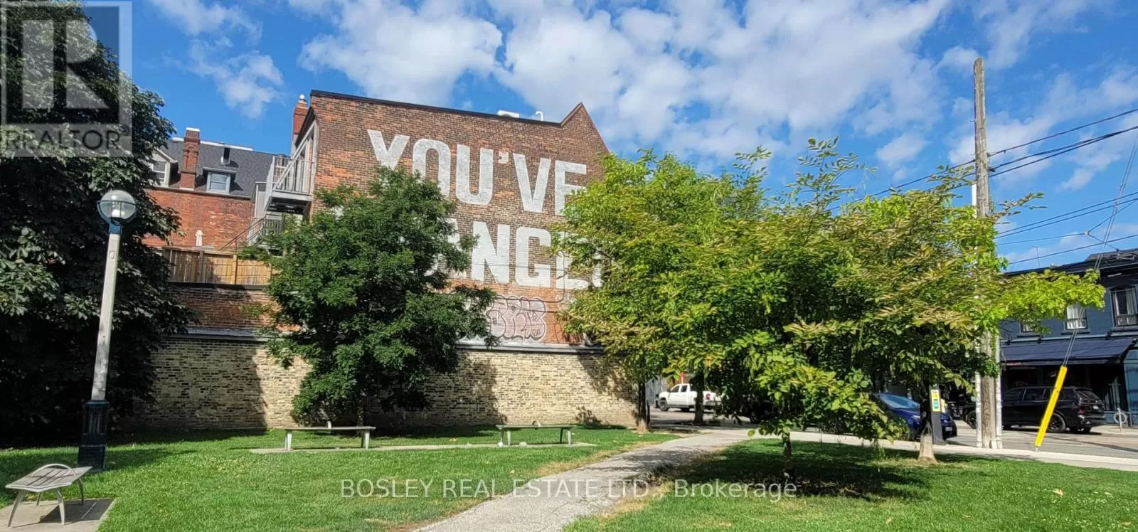 1075 Queen Street W, Toronto, Ontario M6J 1H3
