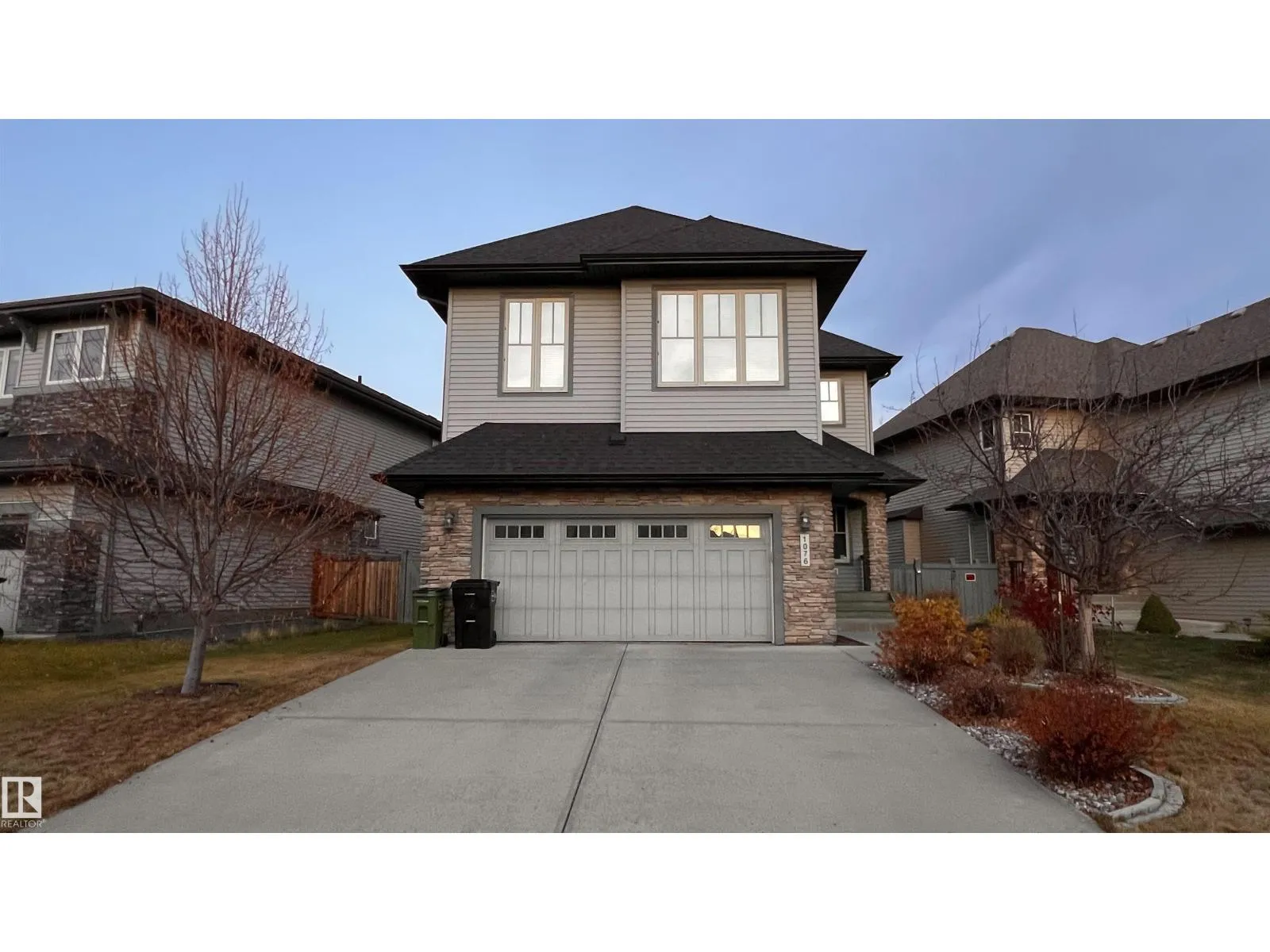 House for rent: 1076 Armitage Cr Sw, Edmonton, Alberta T6W 0K3