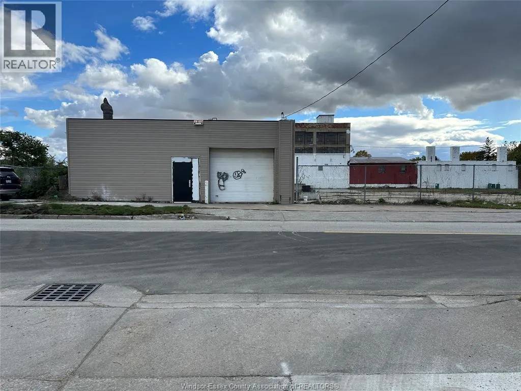 Warehouse for rent: 1076 Walker Road, Windsor, Ontario N8Y 2N7