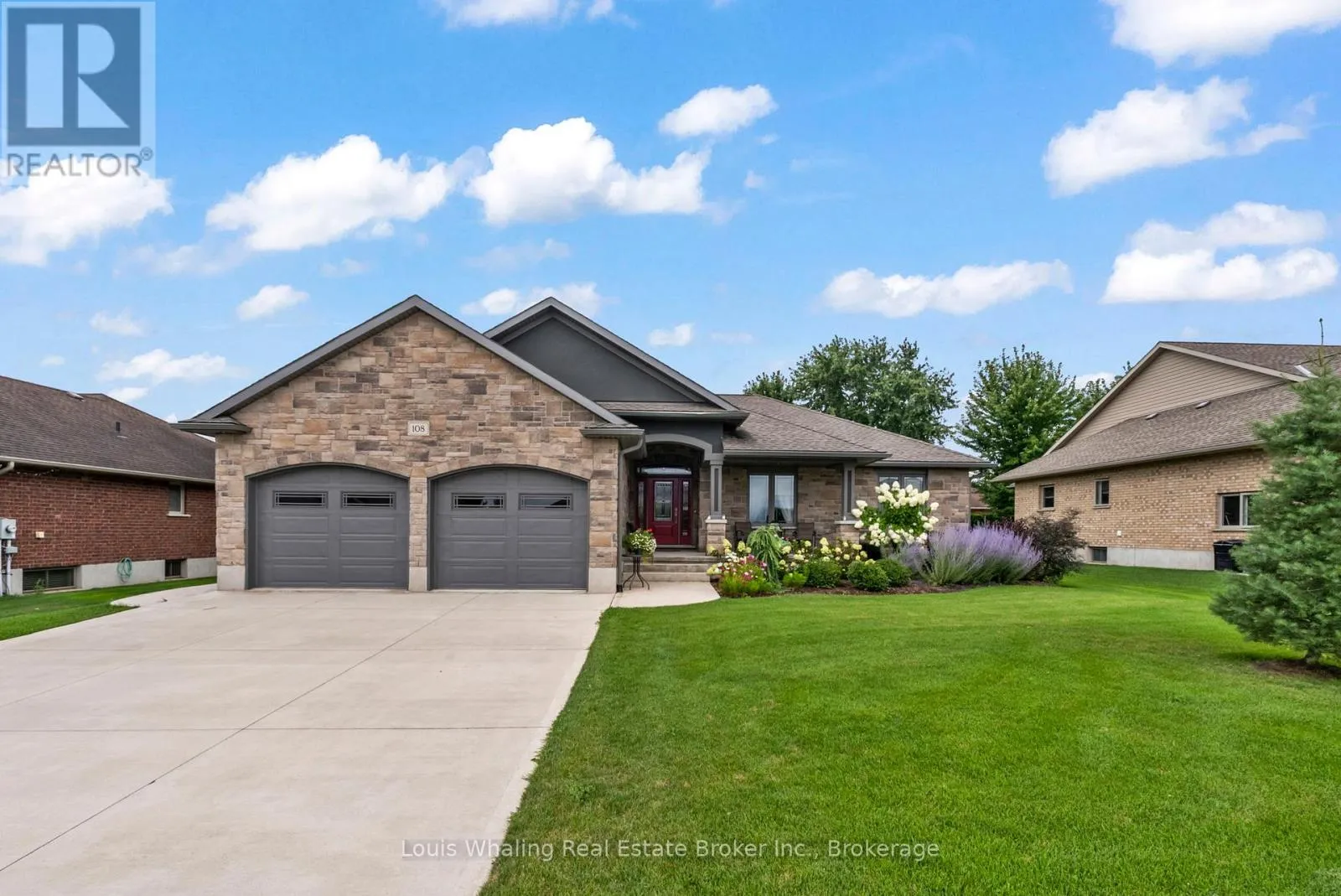 House for rent: 108 12th A Avenue, Hanover, Ontario N4N 3T8