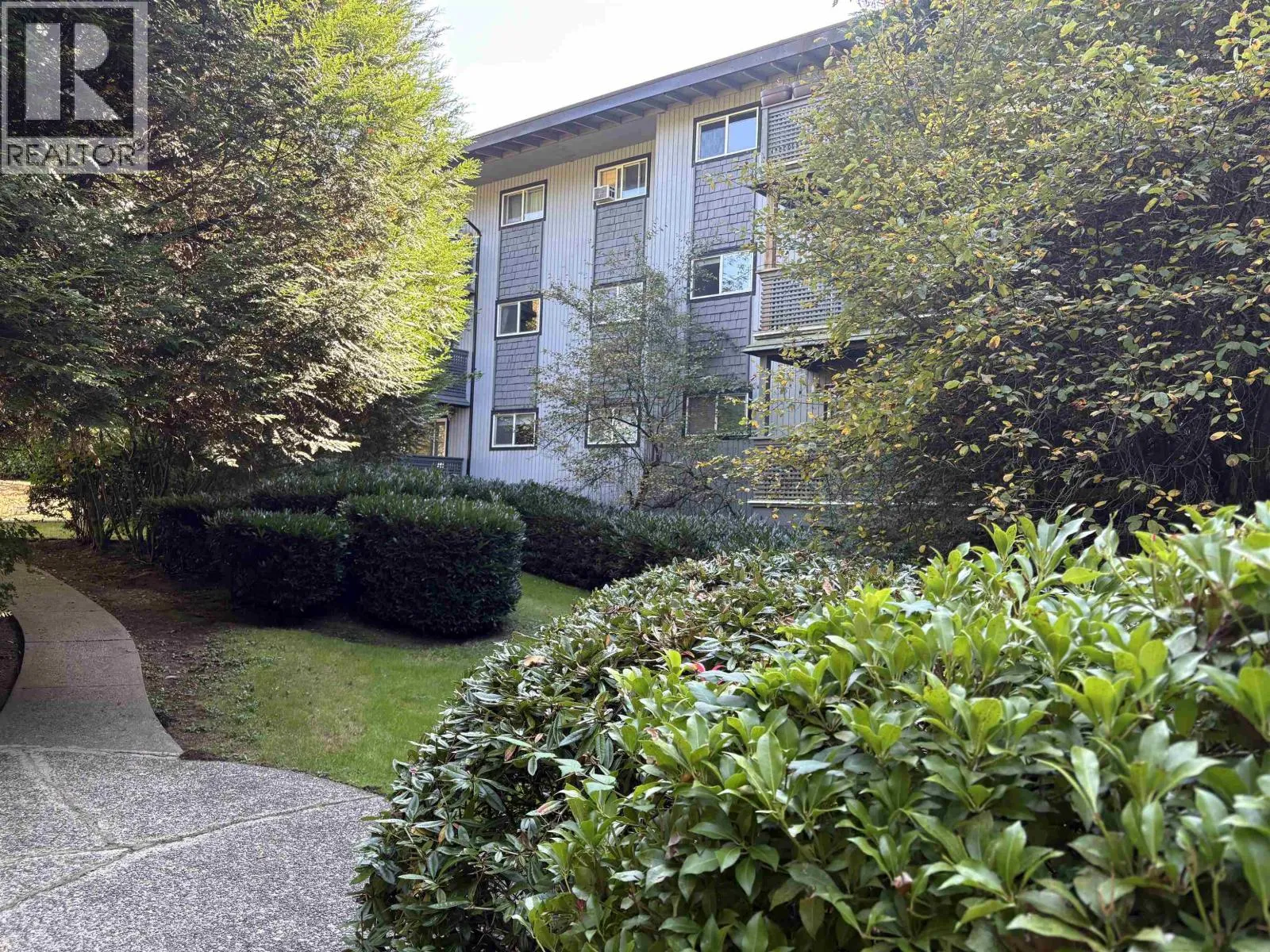 Apartment for rent: 108 200 Westhill Place, Port Moody, British Columbia V3H 1V2