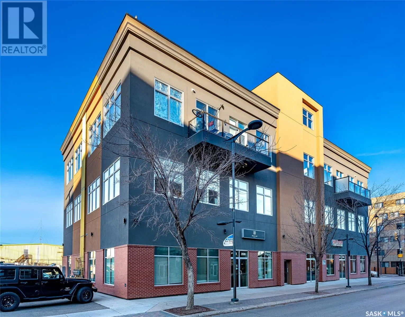 Retail for rent: 108 208 19th Street W, Saskatoon, Saskatchewan S7M 0Y2