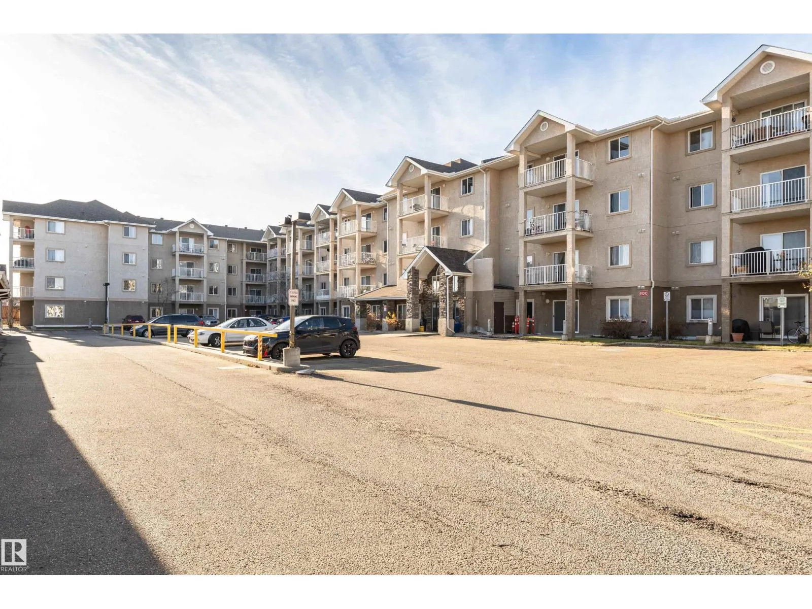 Apartment for rent: #108 2305 35a Av Nw, Edmonton, Alberta T6T 1Z2