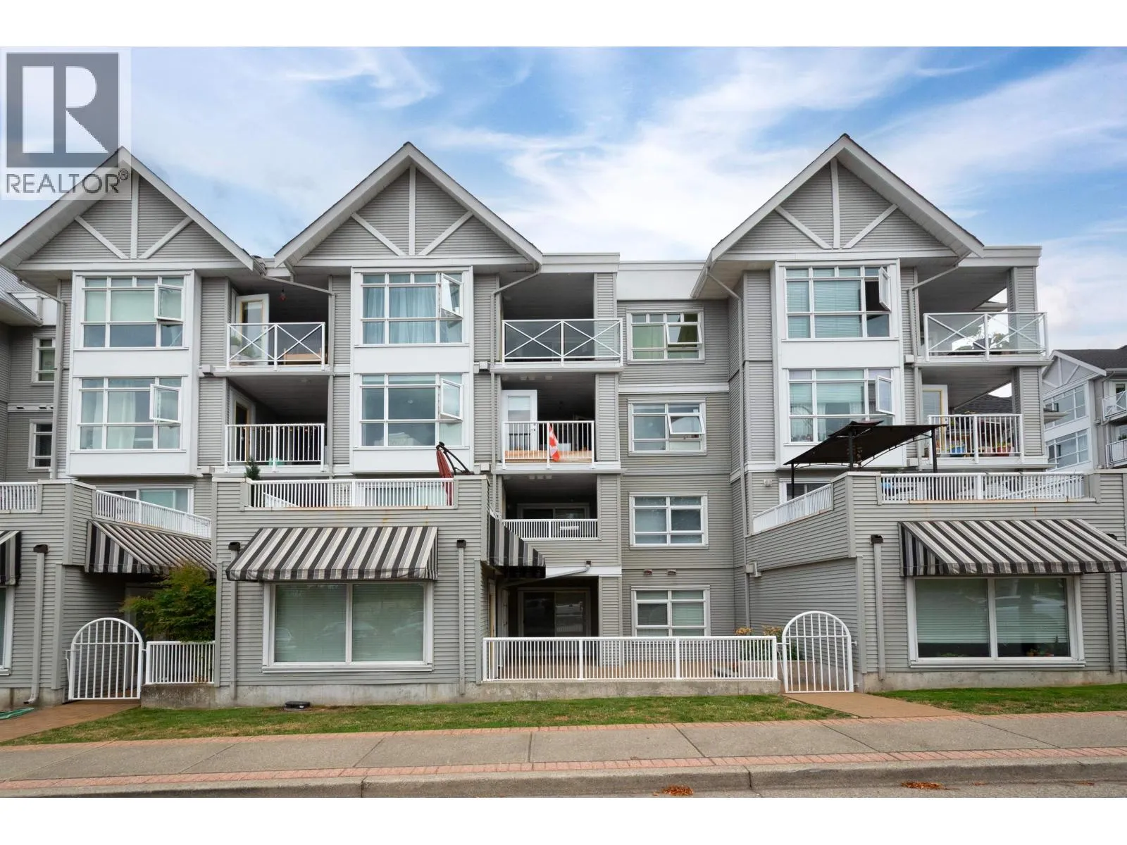 Apartment for rent: 108 3136 St Johns Street, Port Moody, British Columbia V3H 5E4