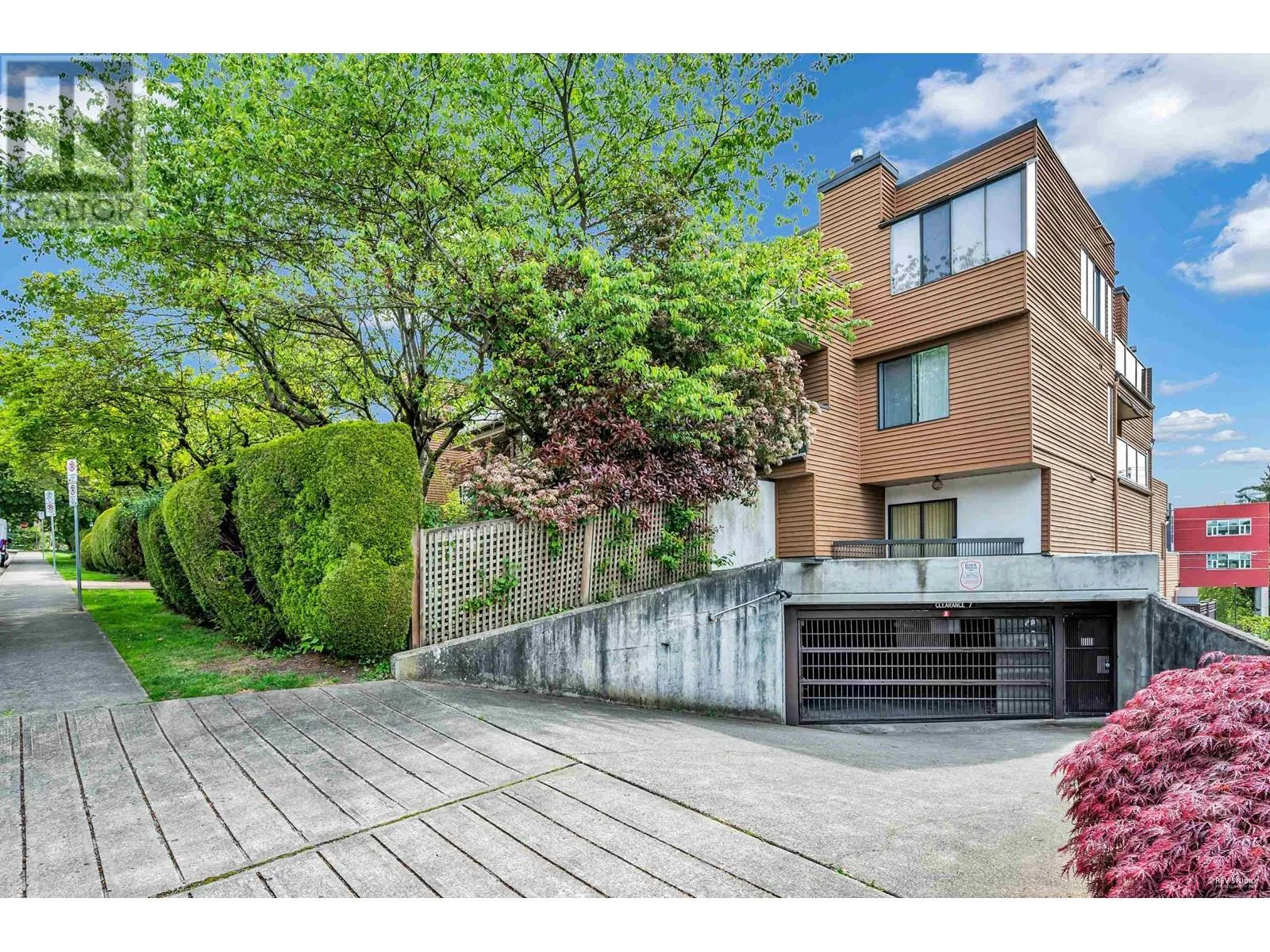 Apartment for rent: 108 812 Milton Street, New Westminster, British Columbia V3M 1N2