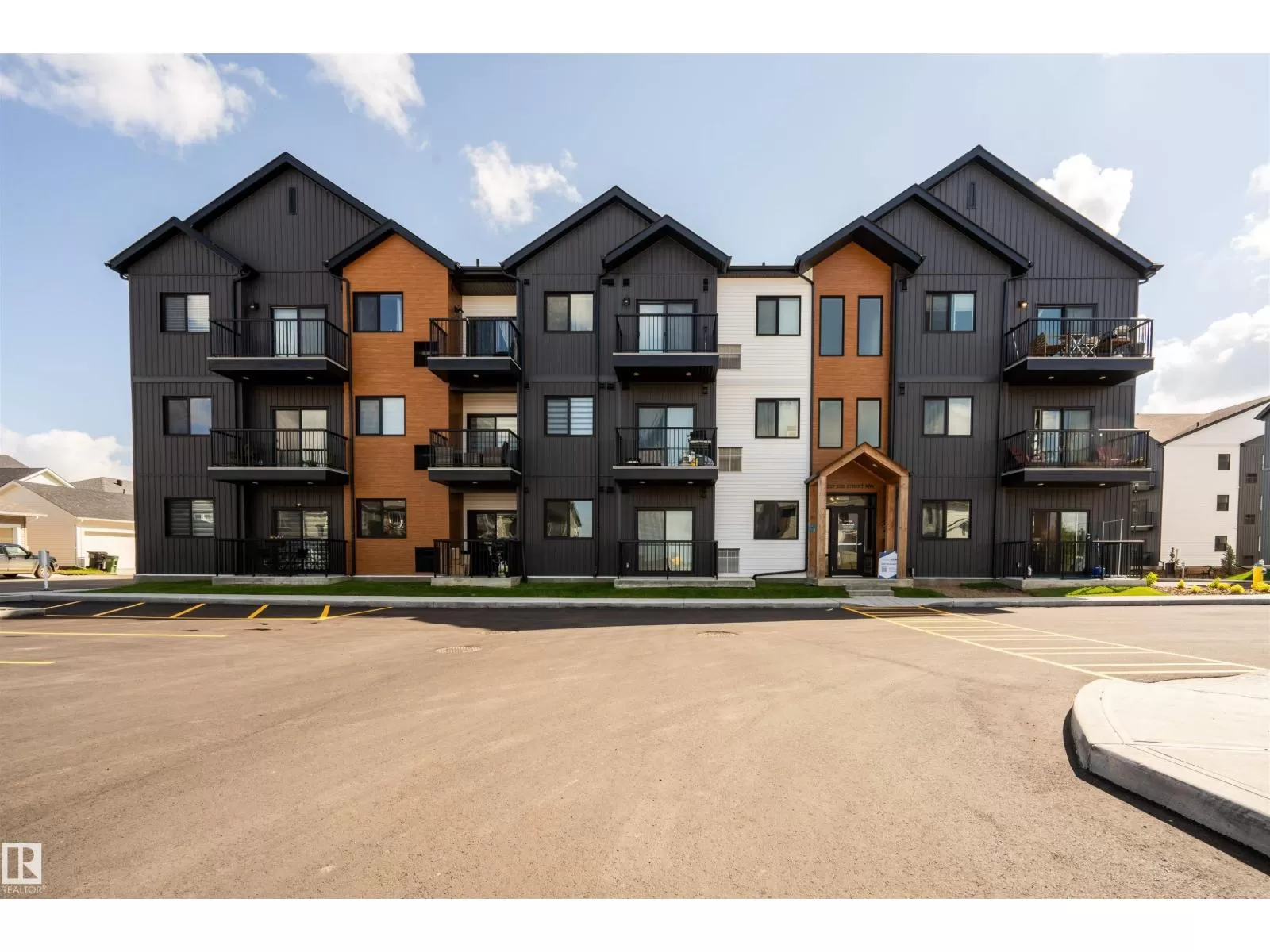 Apartment for rent: #108 9227 228 Street Nw Nw, Edmonton, Alberta T5T 7R9