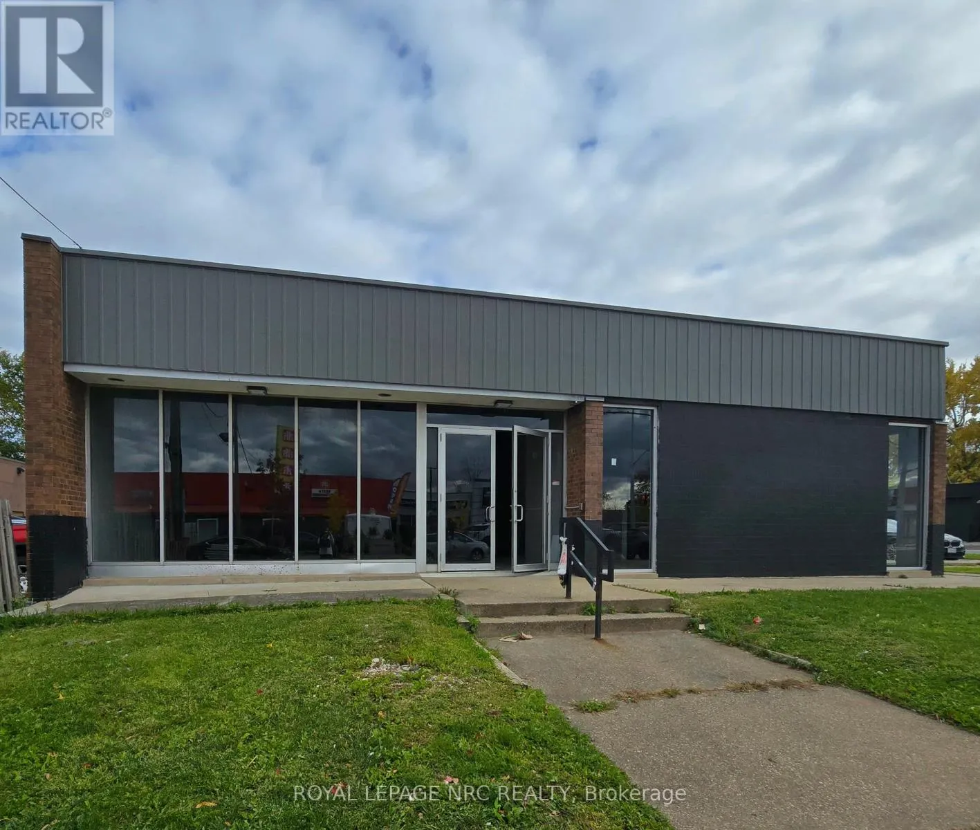 108 Hartzel Road, St. Catharines, Ontario L2P 1N4