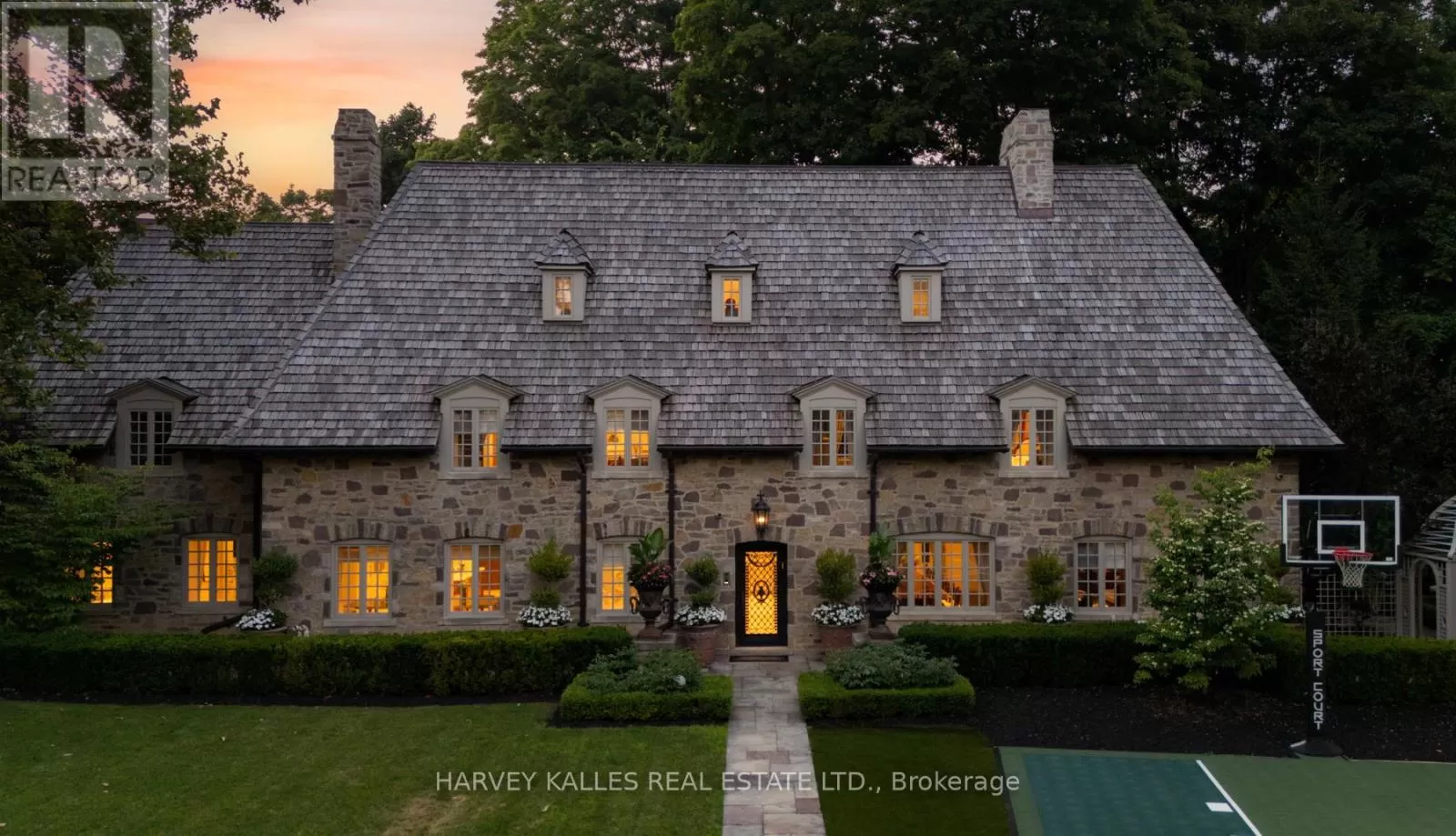 House for rent: 108 Sandringham Drive, Toronto, Ontario M3H 1C9