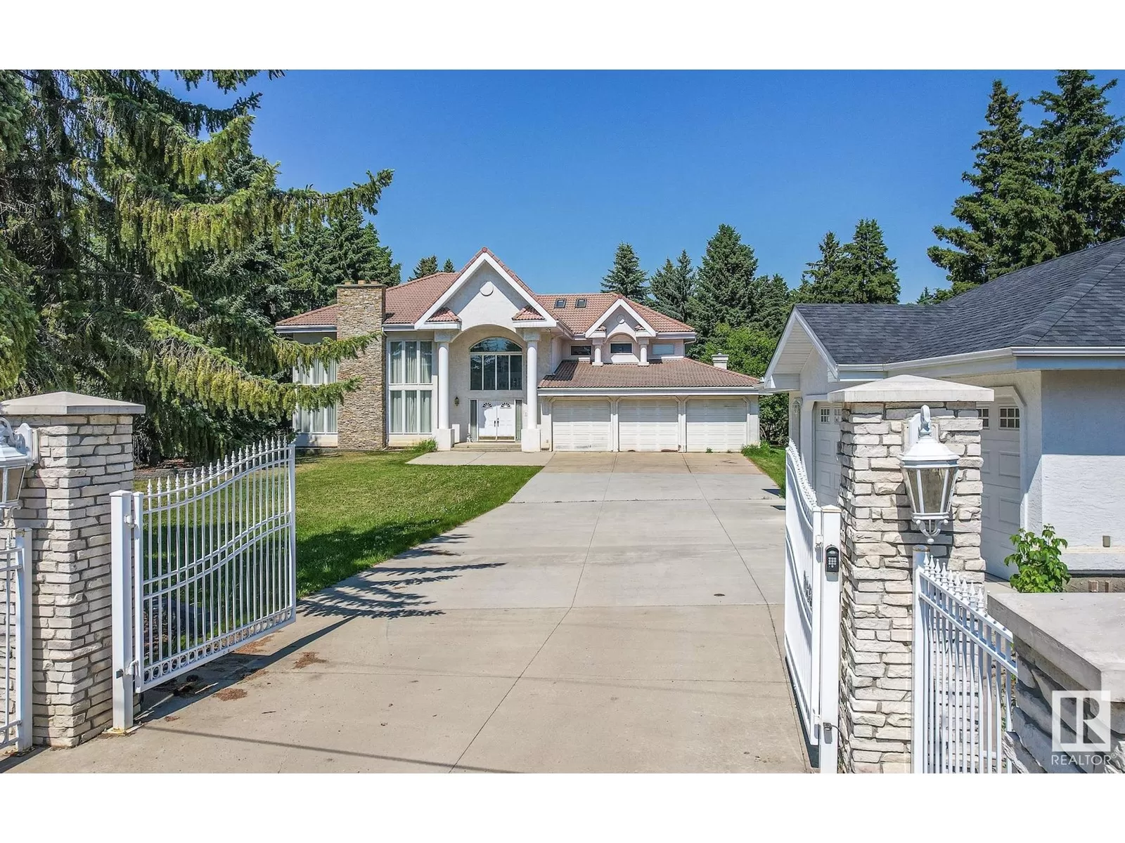 House for rent: 10812 5 Av Sw, Edmonton, Alberta T6W 1A2