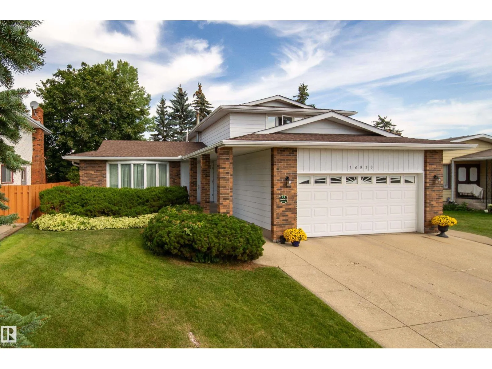 House for rent: 10820 42a Av Nw, Edmonton, Alberta T6J 2P7