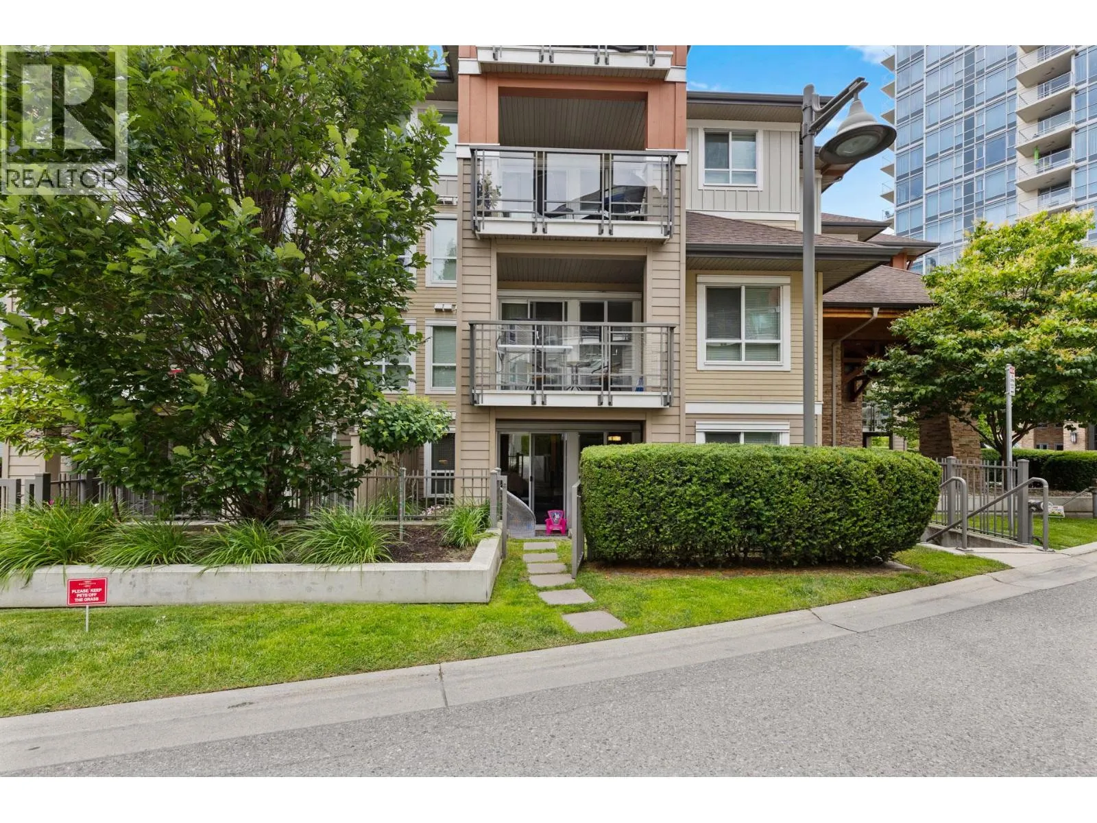 Apartment for rent: 1083 Sunset Drive Unit# 120, Kelowna, British Columbia V1Y 9Z1