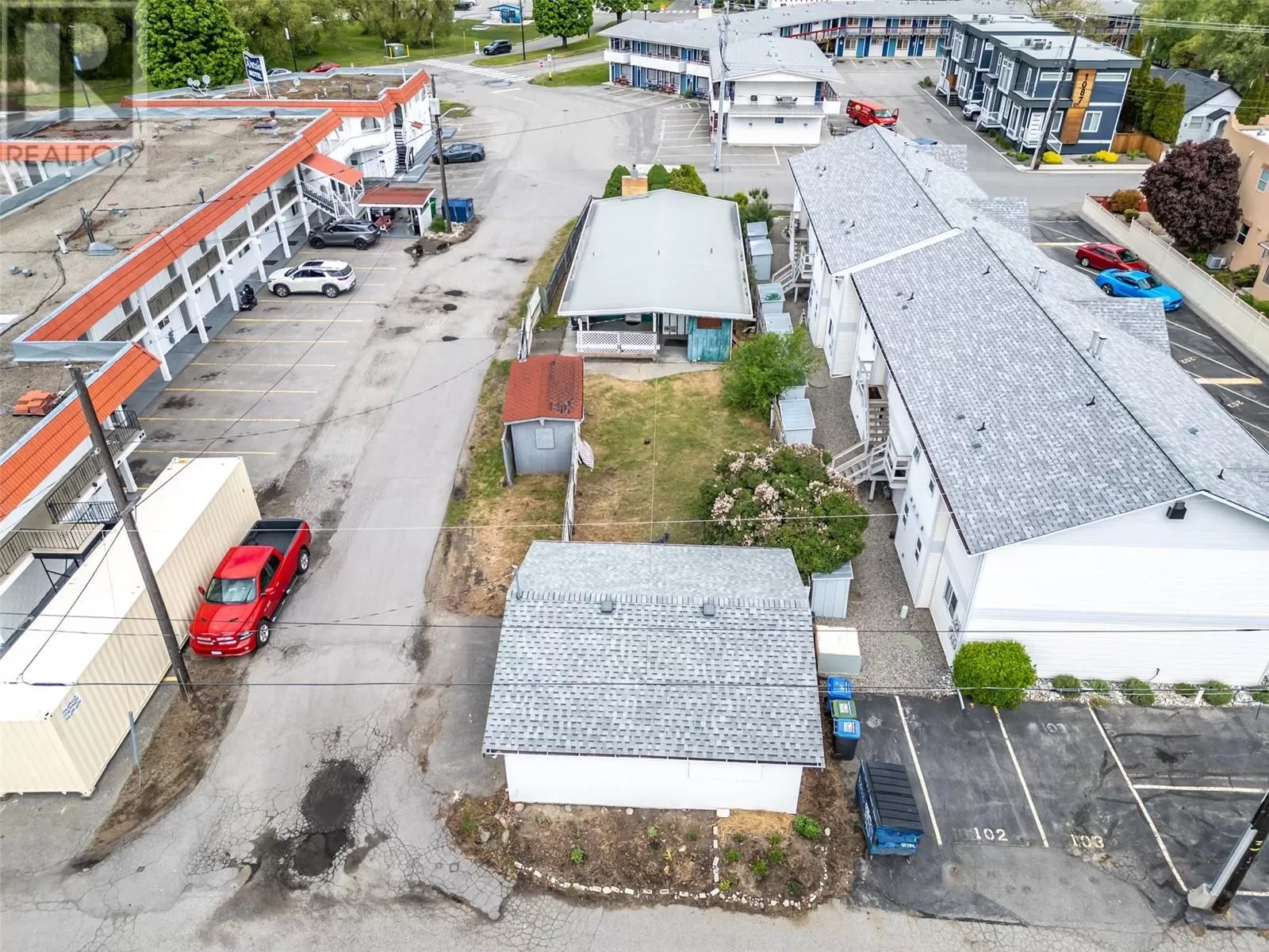 House for rent: 1084 Dynes Avenue, Penticton, British Columbia V2A 1G1