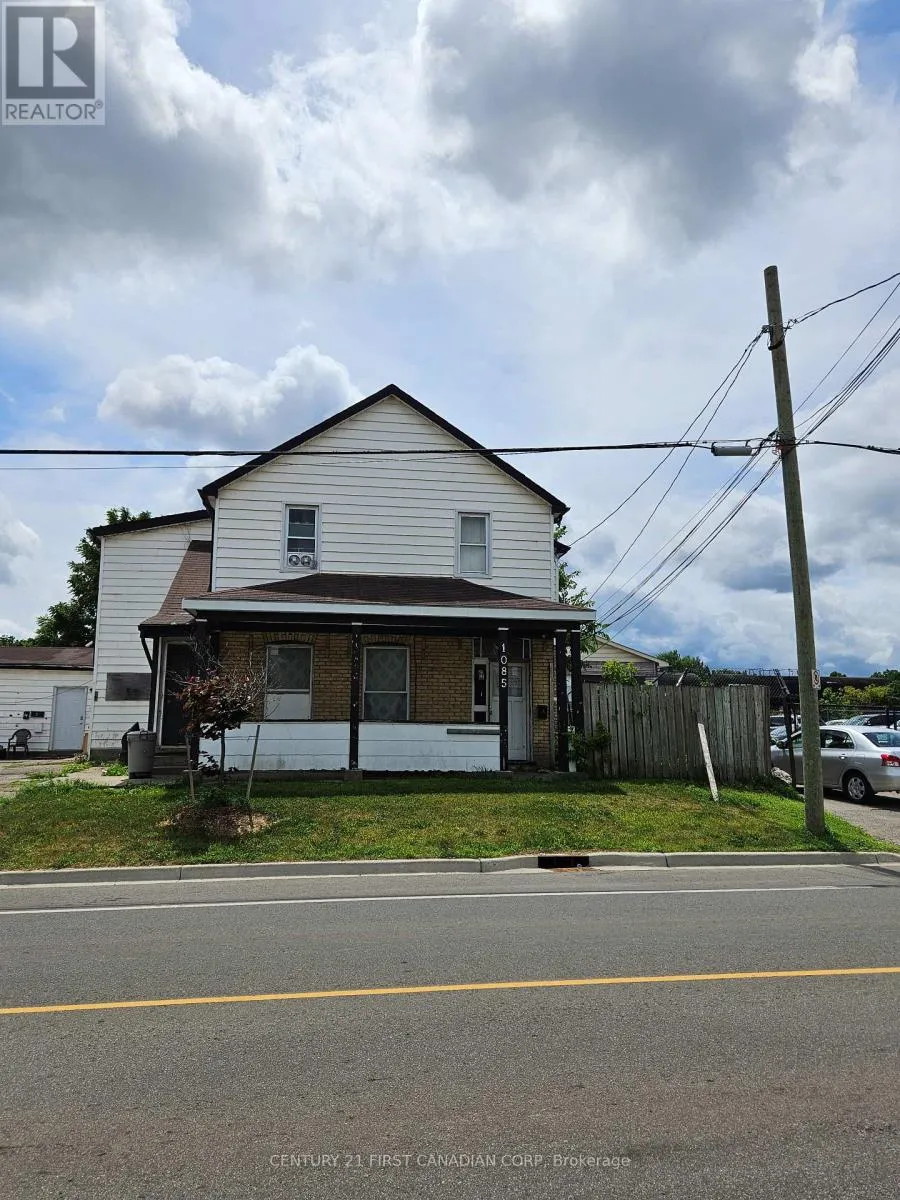 Triplex for rent: 1085 Brydges Street, London East, Ontario N5W 2B5
