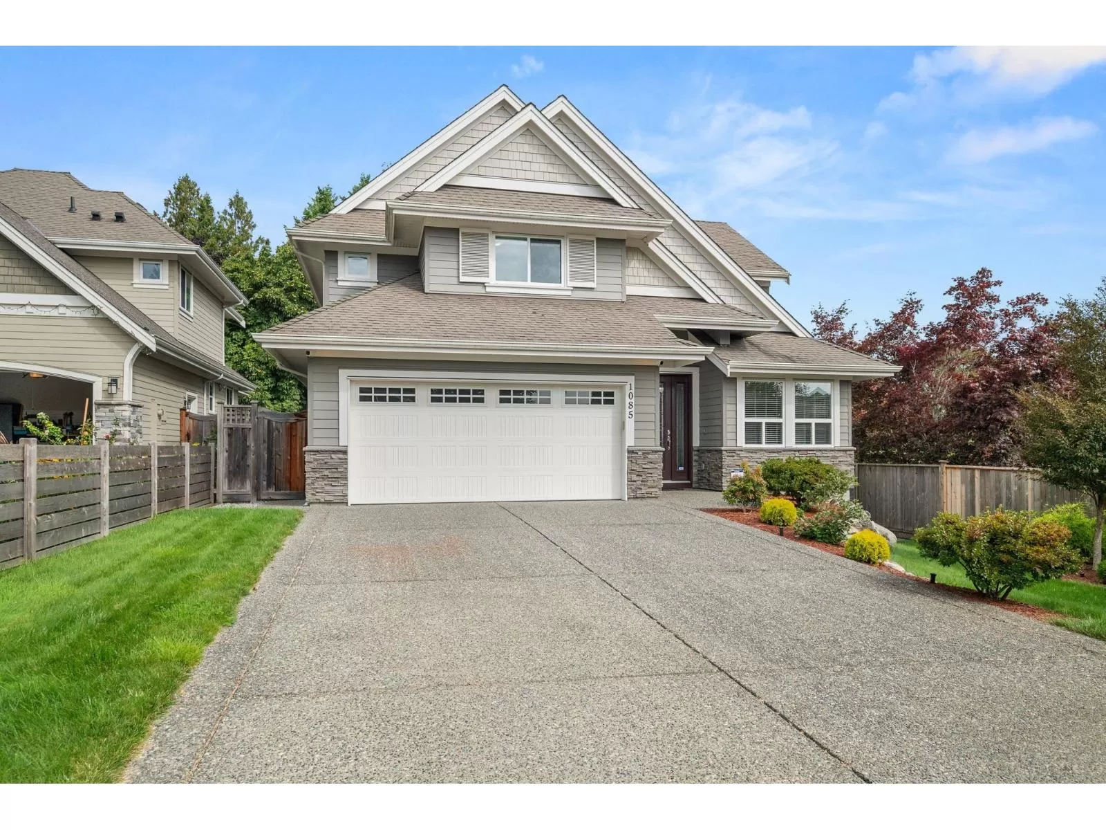 House for rent: 1085 King George Boulevard, Surrey, British Columbia V4A 9S7