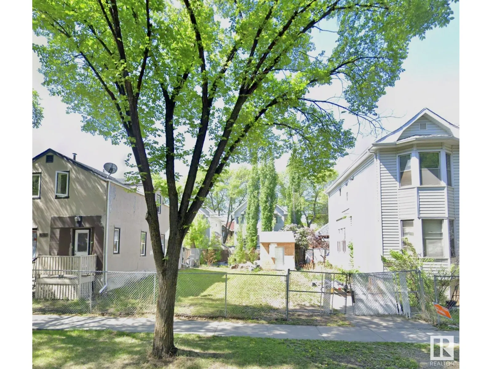 No Building for rent: 10858 92 St Nw, Edmonton, Alberta T5H 1V8