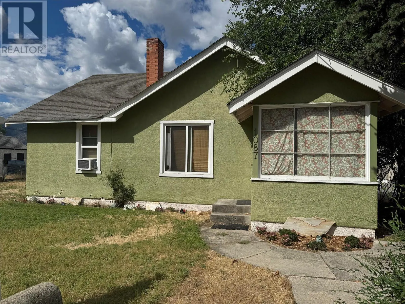 House for rent: 1087 Government Street, Penticton, British Columbia V2A 2J9