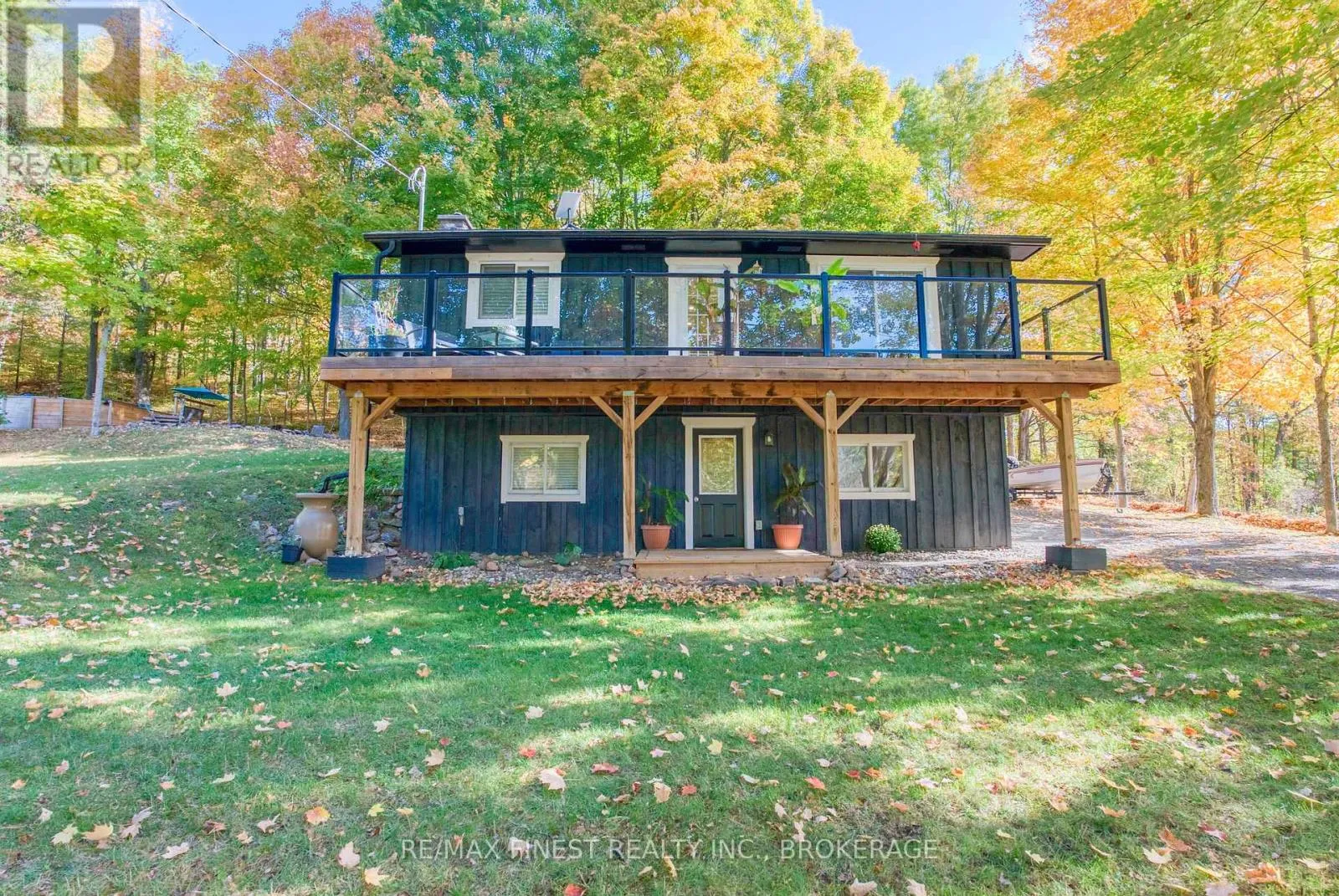 House for rent: 10874 Canoe Lake Road, Frontenac, Ontario K0H 2V0