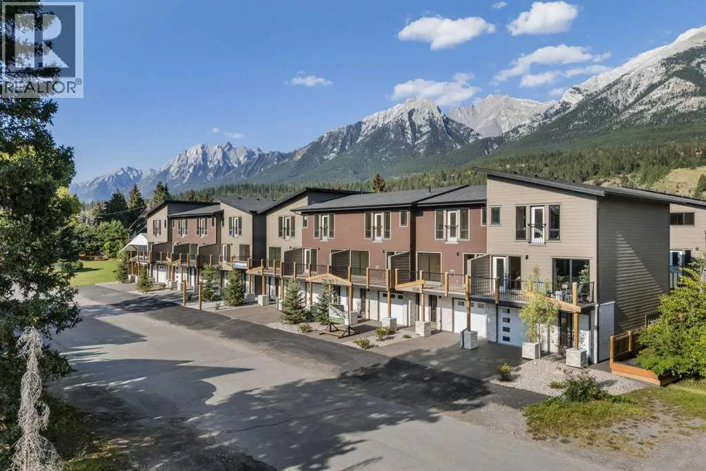 Row / Townhouse for rent: 109, 1330 1st Avenue, Canmore, Alberta T1W 1M4