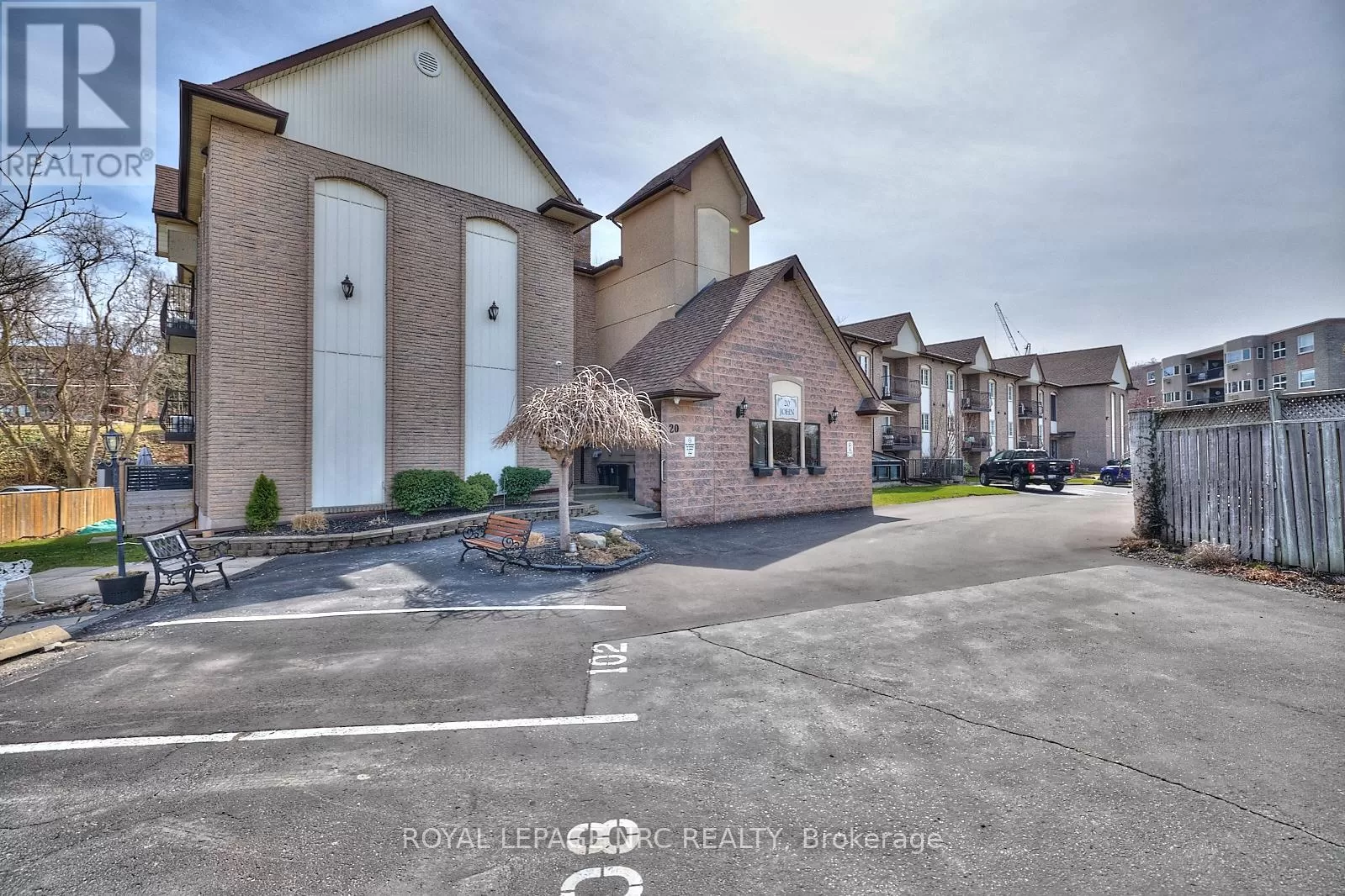 Apartment for rent: 109 - 20 John Street, Grimsby, Ontario L3M 1X5