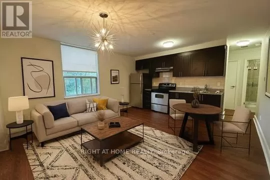 Apartment for rent: 109 - 75 Eastdale Avenue, Toronto, Ontario M4C 5N3