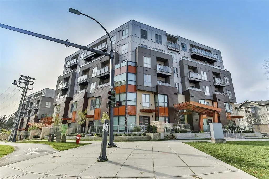 Apartment for rent: 109 9689 140 Street, Surrey, British Columbia V3T 0P3