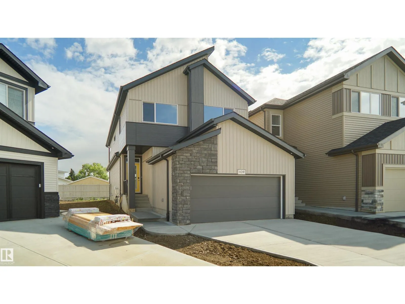 House for rent: 109 Elsinore Pl Nw, Edmonton, Alberta T5X 0M6