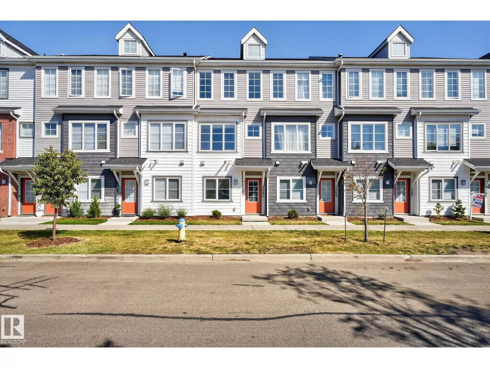 Row / Townhouse for rent: 1091 Gault Bv Nw, Edmonton, Alberta T5E 6W3