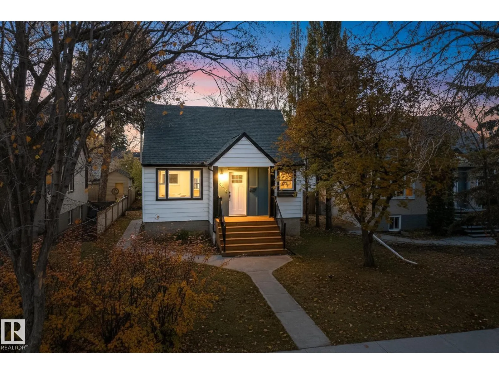 House for rent: 10915 67 Av Nw, Edmonton, Alberta T6H 2A5