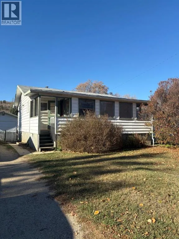 House for rent: 10926 93 St, Peace River, Alberta T8S 1S3