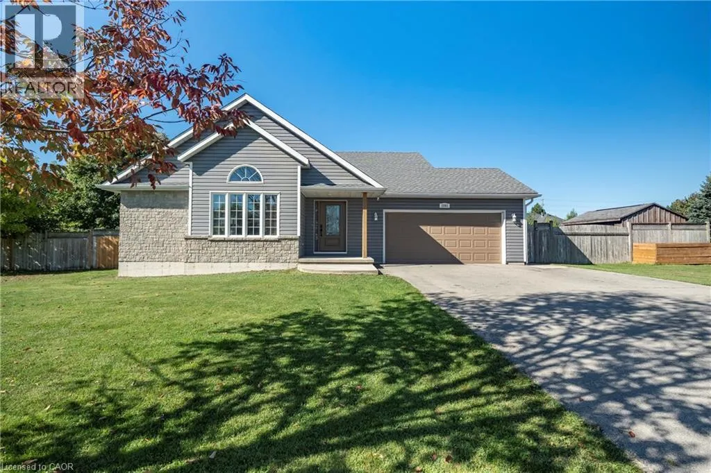 House for rent: 1093 Walker Street, Howick, Ontario N0G 2X0