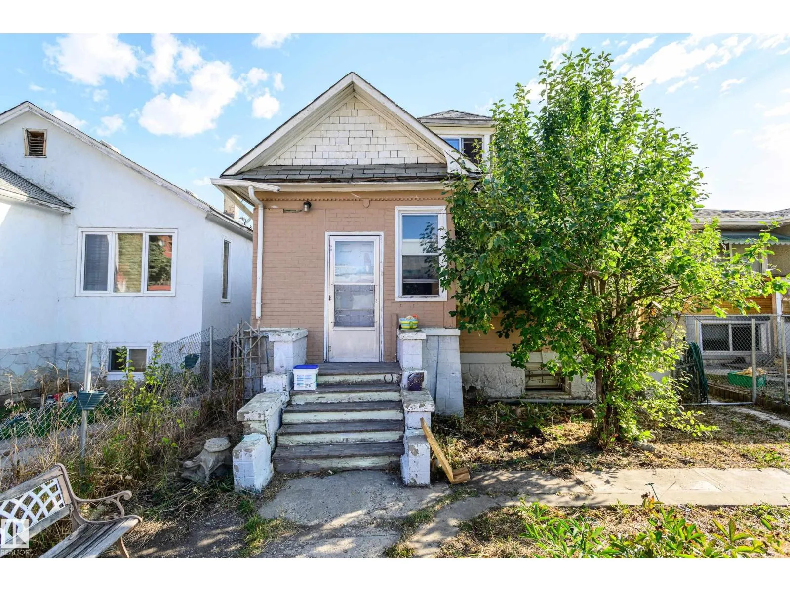 House for rent: 10947 98 St Nw Nw, Edmonton, Alberta T5H 2P7