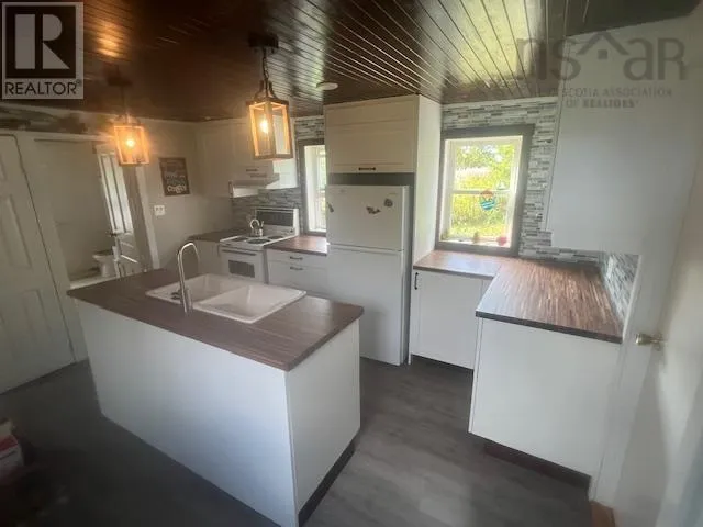 House for rent: 1095 New Harbour Lundy Road, Larry's River, Nova Scotia B0H 1T0