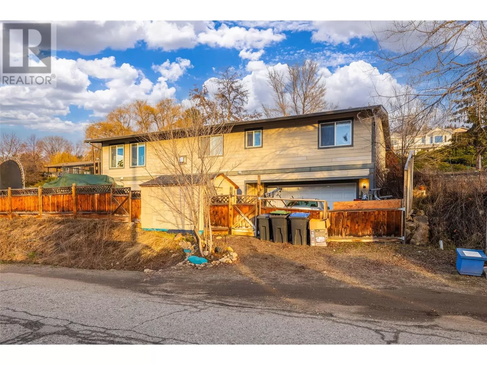 House for rent: 10957 Pheasant Road, Lake Country, British Columbia V4V 1W9