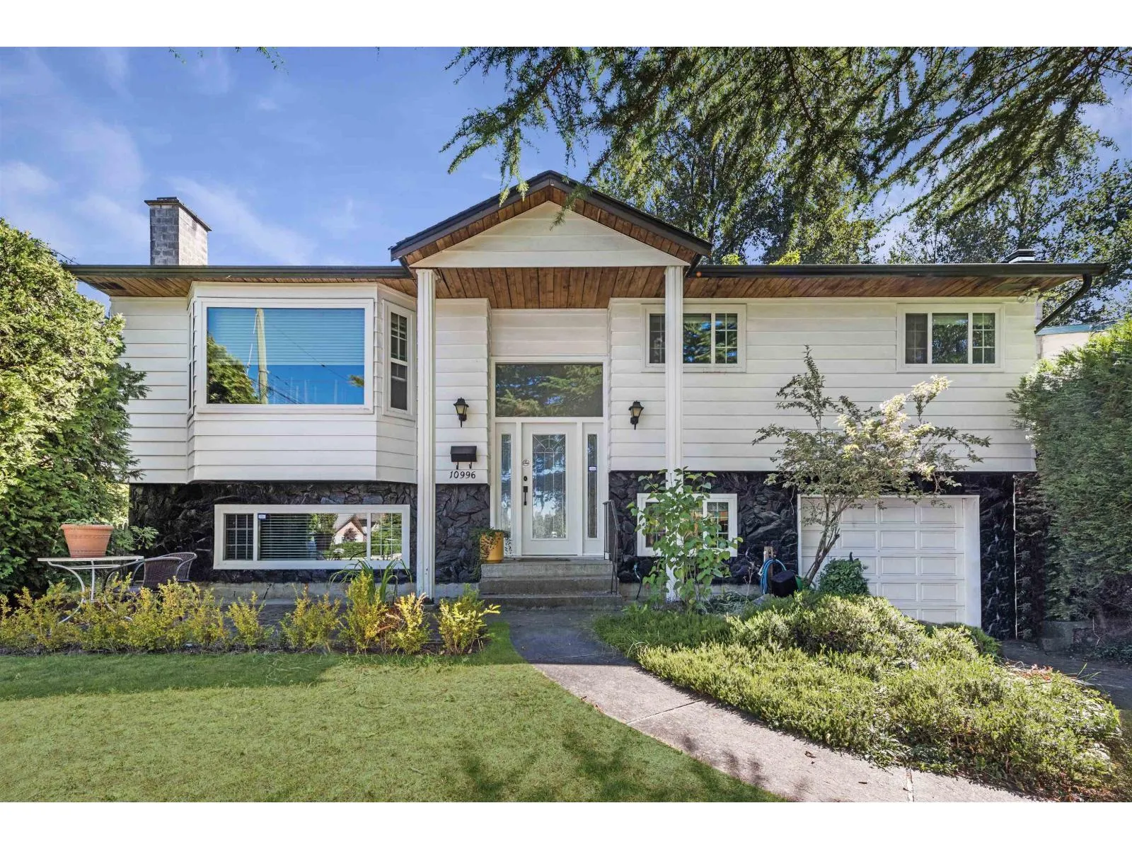 House for rent: 10996 82 Avenue, Delta, British Columbia V4C 2B3