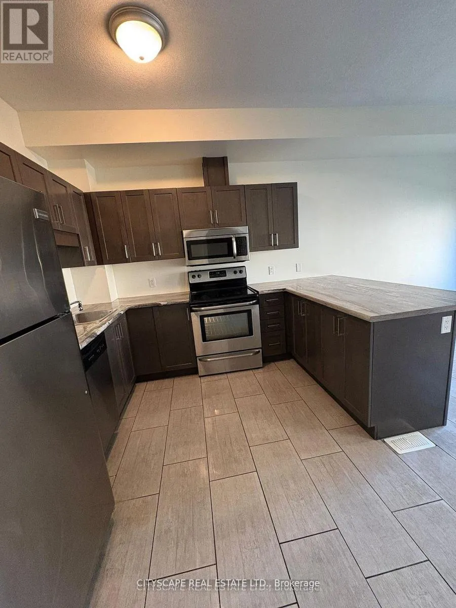 Row / Townhouse for rent: 11 - 10 Dufferin Street, Norwich, Ontario N0J 1P0