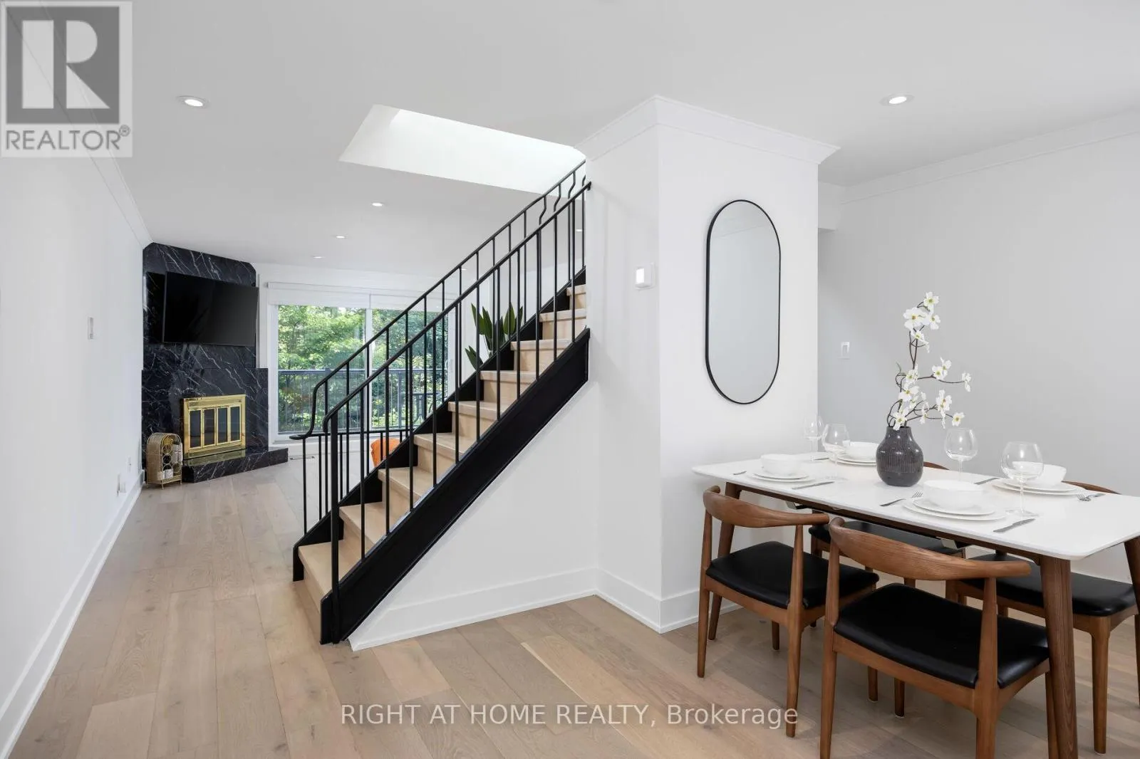 Row / Townhouse for rent: 11 - 20 Budgell Terrace, Toronto, Ontario M6S 1B4