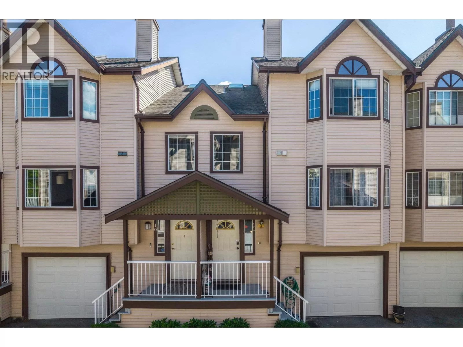 Row / Townhouse for rent: 11 2352 Pitt River Road, Port Coquitlam, British Columbia V3C 5Y2