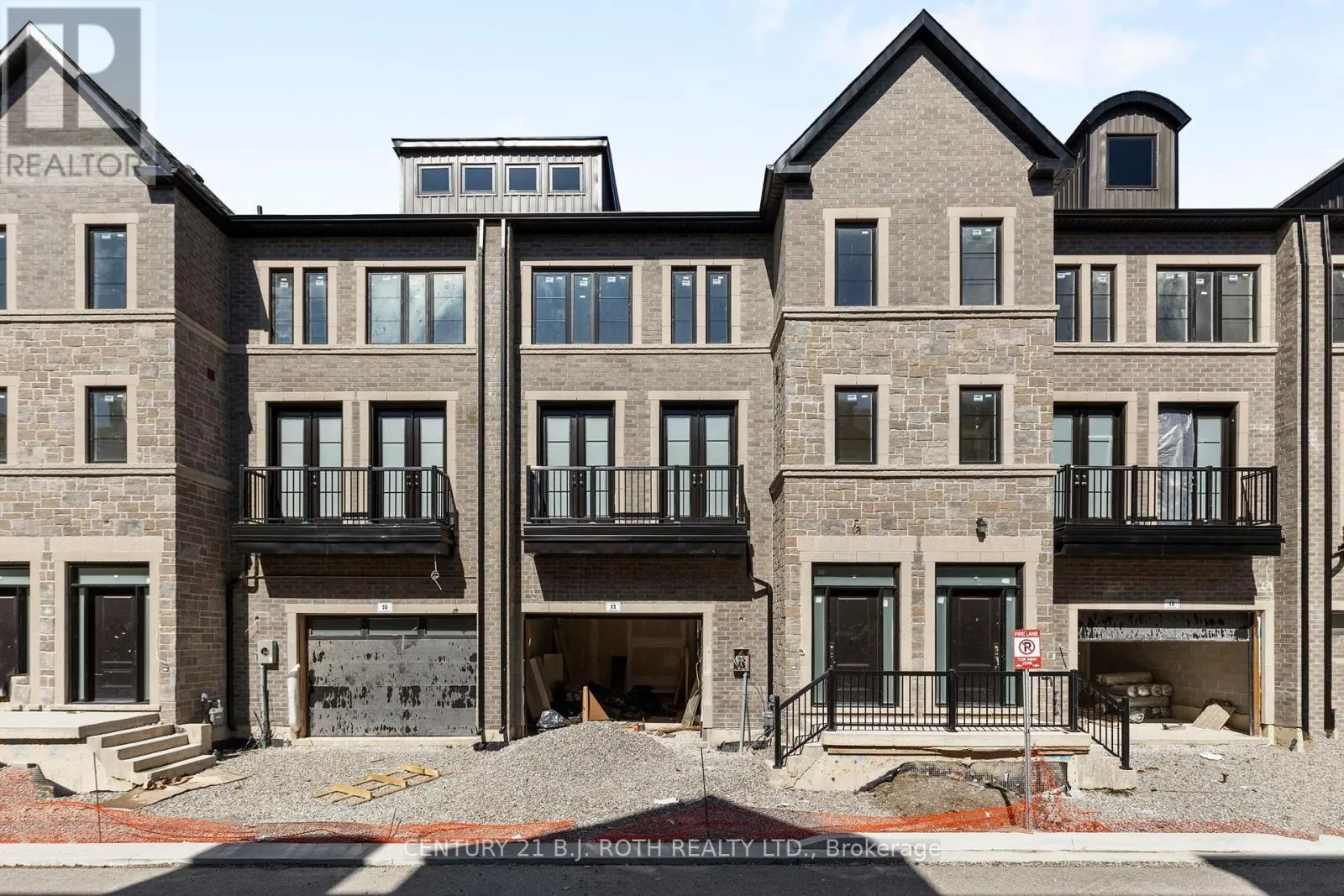 Row / Townhouse for rent: 11 - 260 Eagle Street, Newmarket, Ontario L3Y 1K1