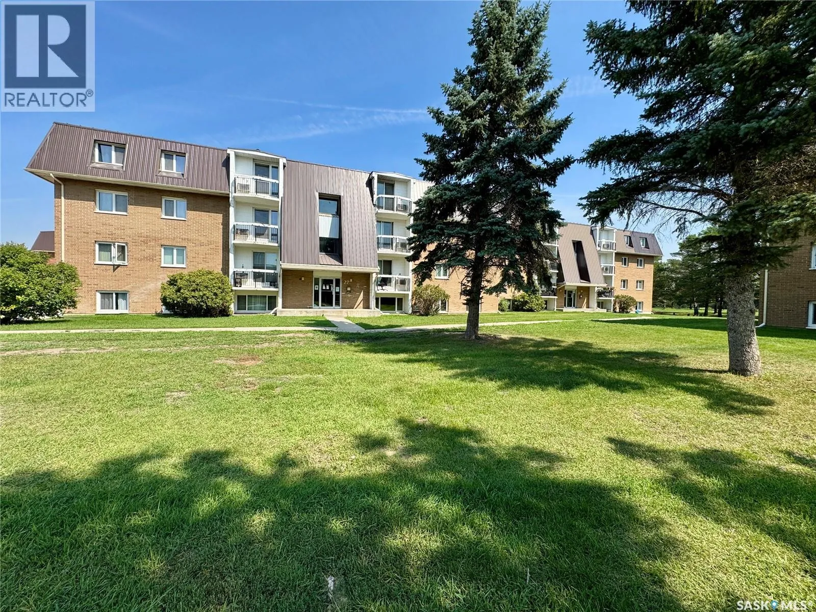 Apartment for rent: 11 27 Centennial Street, Regina, Saskatchewan S4S 6P8