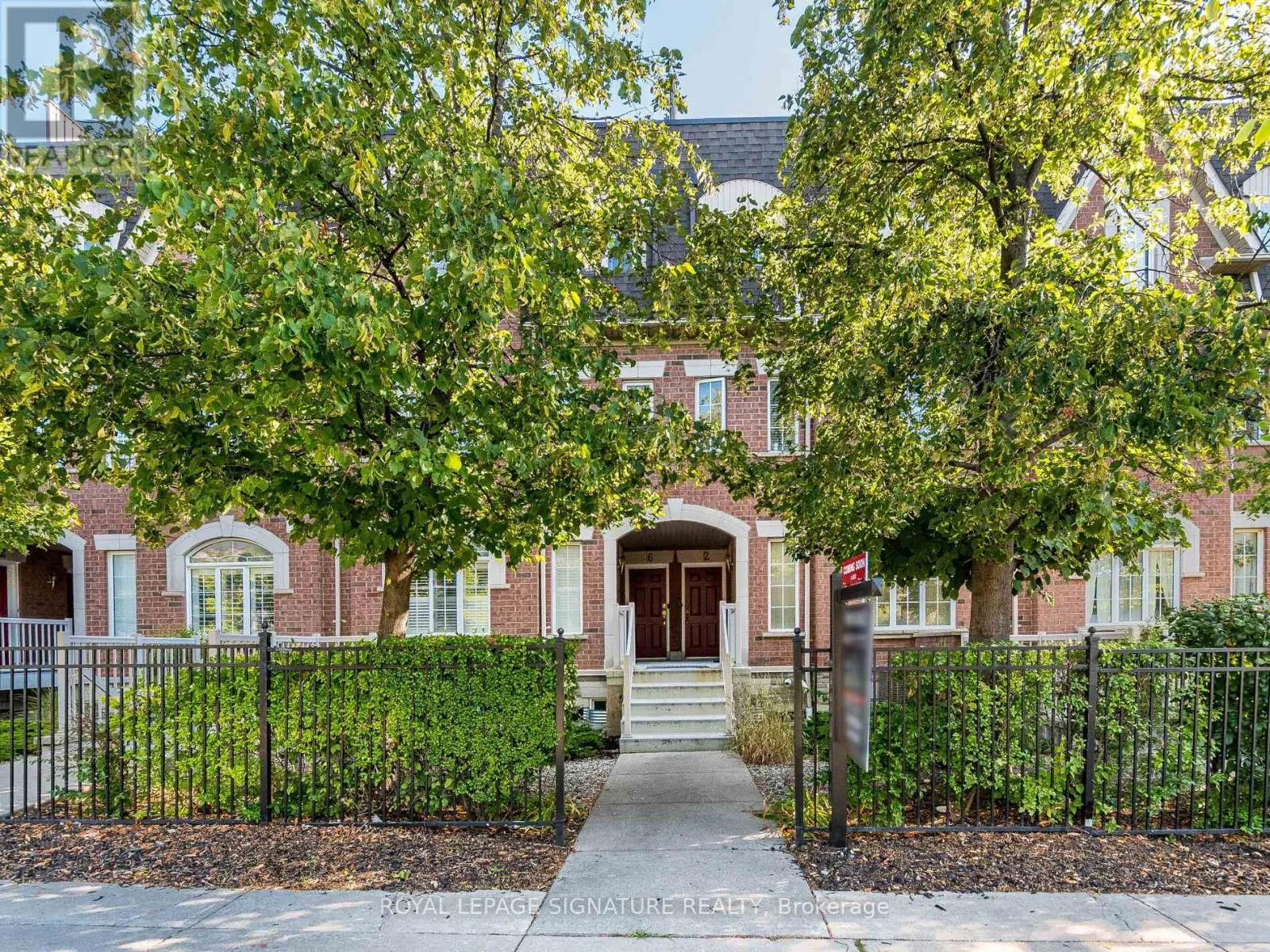 Row / Townhouse for rent: 11 - 3055 Elmcreek Road, Mississauga, Ontario L5B 4J9