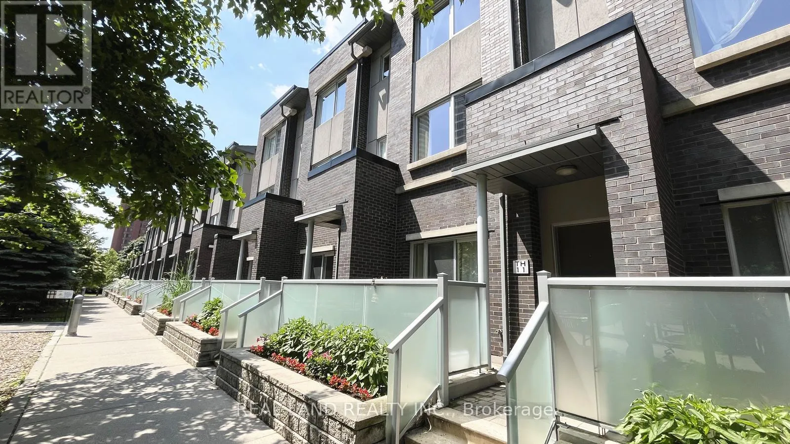 Row / Townhouse for rent: 11 - 310 Village Green Square E, Toronto, Ontario M1S 0L1